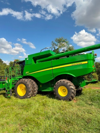 Colheitadeira John Deere S550 ano 2021