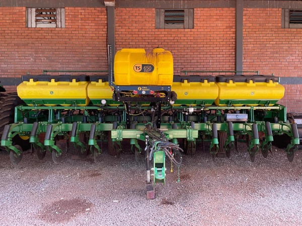 Plantadeira John Deere 2115 ano 2019
