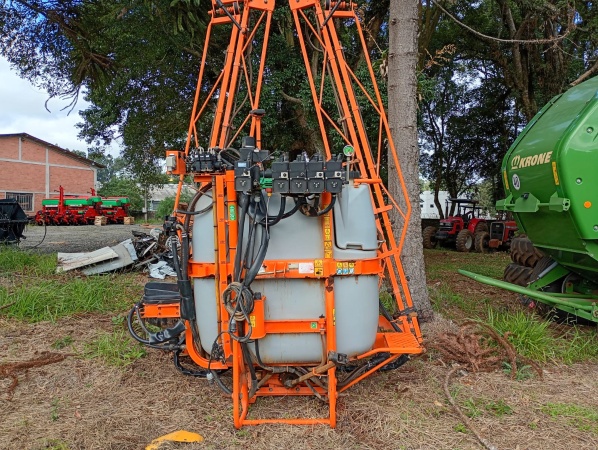 Pulverizador Jacto CONDOR 800 LTRS BARRA 14M ano 2021