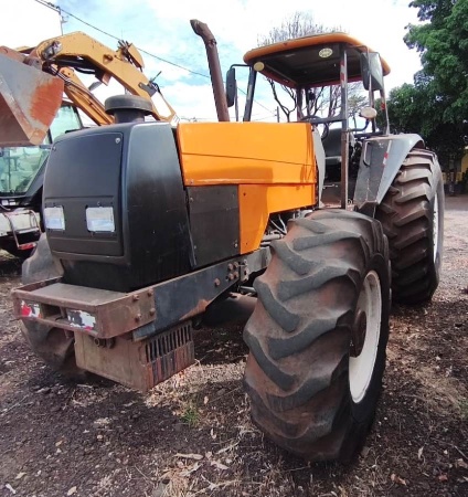 Trator Valtra BH160 ano 2005