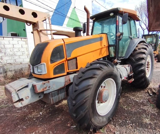 Trator Valtra BH 180 ano 2012
