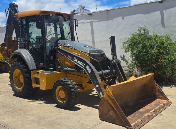Retroescavadeira John Deere 310L ano 2021