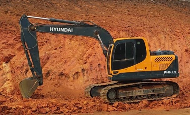 Escavadeira Hyundai 140LC-9 ano 2017