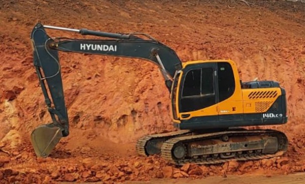 Escavadeira Hyundai 140LC-9 ano 2017