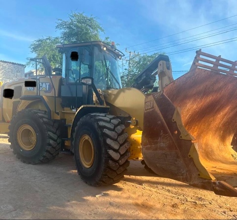 Pá Carregadeira Caterpillar 972 ano 2025