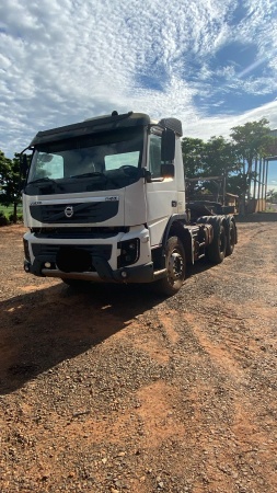 Caminhão Volvo FMX 480 ano 2011