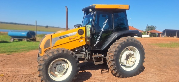 Trator Valtra BM 100 ano 2018 - BM 100 - Máquinas Agrícolas