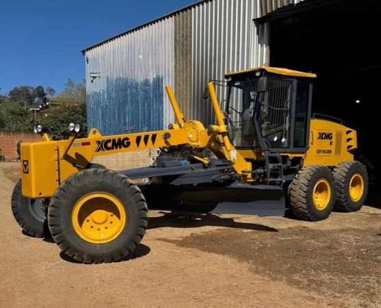 Motoniveladora XCMG GR1803BR ano 2024
