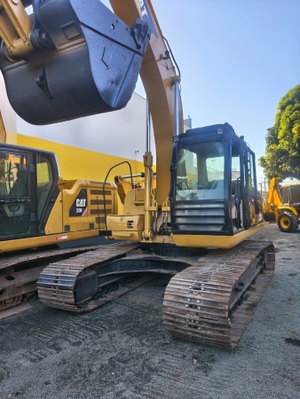 Escavadeira Caterpillar 320cl