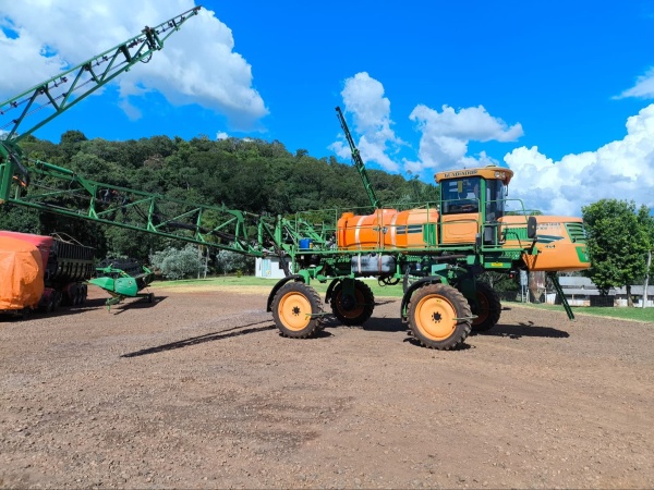 Pulverizador Autopropelido Stara GLADIADOR ano 2013