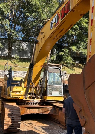 Escavadeira Caterpillar 336 ano 2021