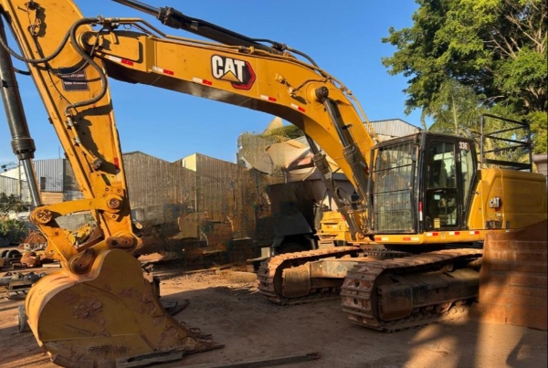 Escavadeira Caterpillar 336 ano 2020