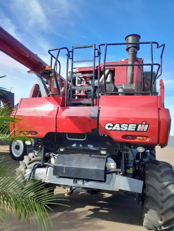 Colheitadeira Case IH Axial-Flow 8120 ano 2013