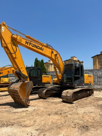 Escavadeira Hyundai R220LC ano 2008