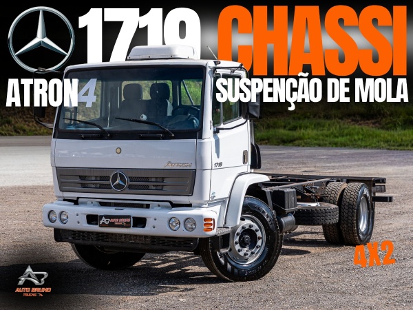 Caminhão Mercedes Benz Atron 1719 ano 2014