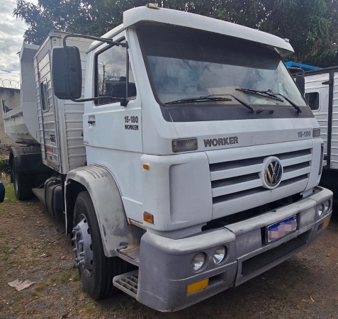 Caminhão Volkswagen 15180 ano 2012