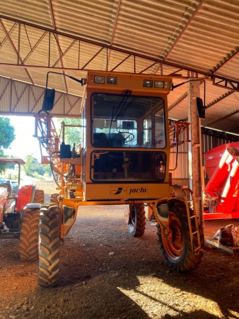 Pulverizador Autopropelido Jacto uniport 2500 ano 2004