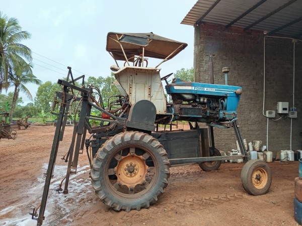 Trator Ford 6600