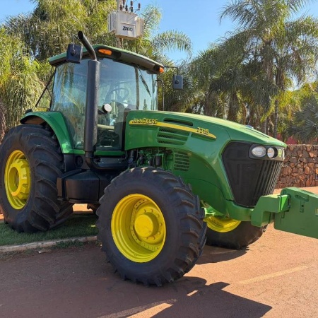 Trator John Deere 7715 ano 2009