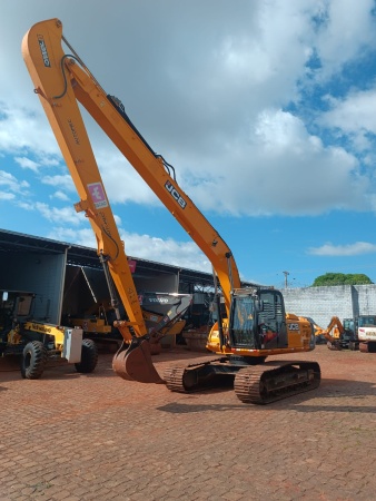 Escavadeira JCB JS220 LR ano 2021