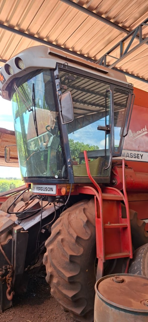 Colheitadeira Massey Ferguson MF 5650 ano 2004
