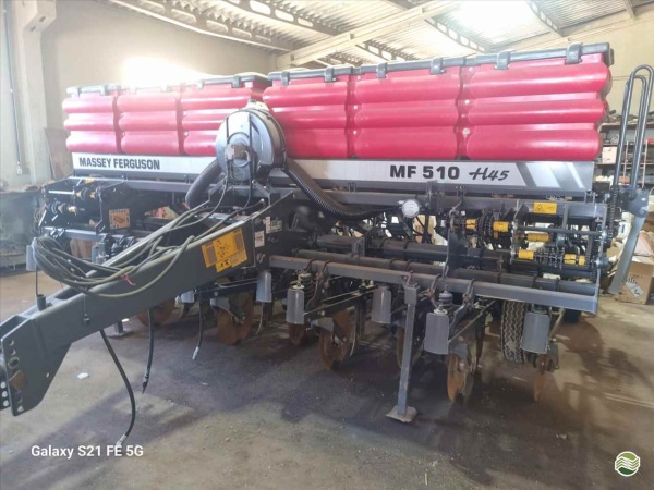 Plantadeira Massey Ferguson MF510 ano 2024