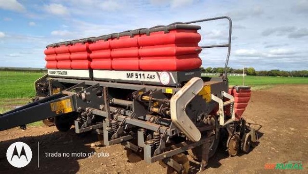 Plantadeira Massey Ferguson MF 511 ano 2024
