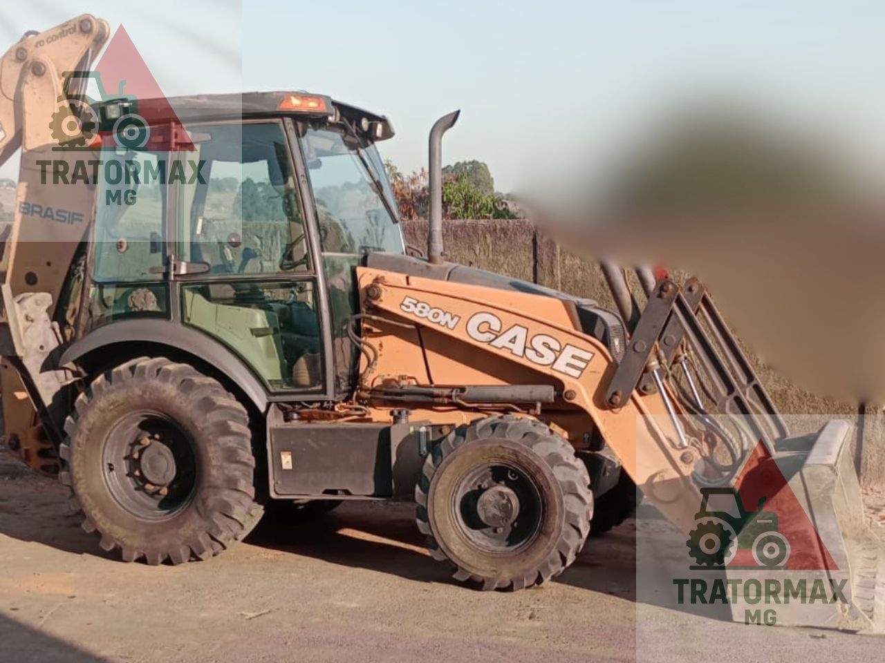Retroescavadeira Case 580 N  ano 2018