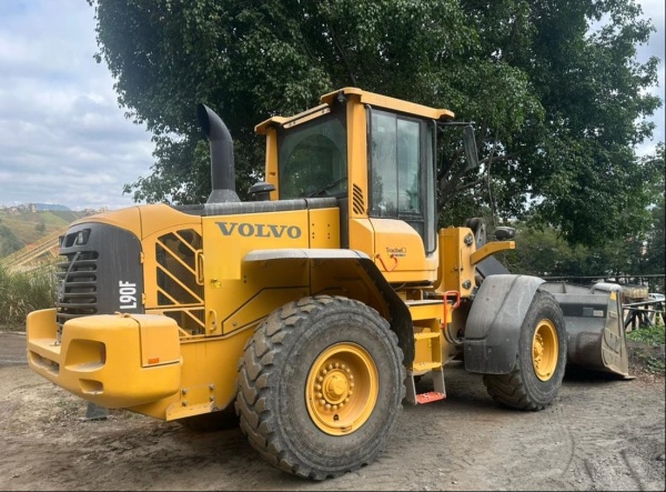 Pá Carregadeira Volvo L90F ano 2024 - L90F - Máquinas de Linha Amarela