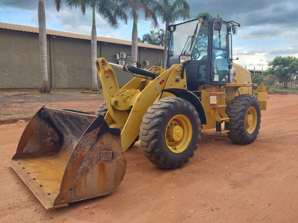 Pá Carregadeira Caterpillar 920K ano 2020