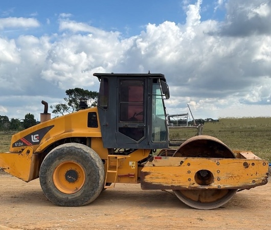 Rolo Compactador Liugong 612H ano 2014