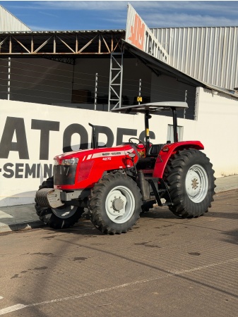Trator Massey Ferguson MF 4275 ano 2015