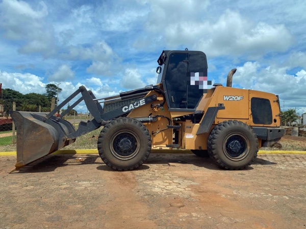 Pá Carregadeira Case W20F ano 2019
