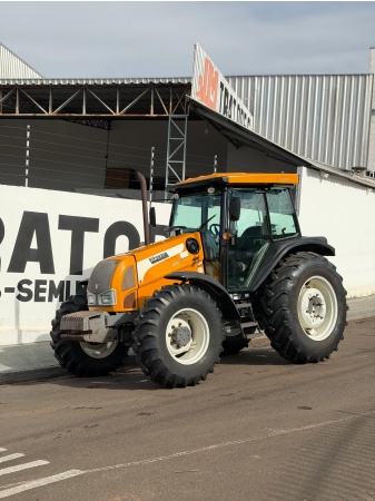 Trator Valtra BM 100 ano 2013