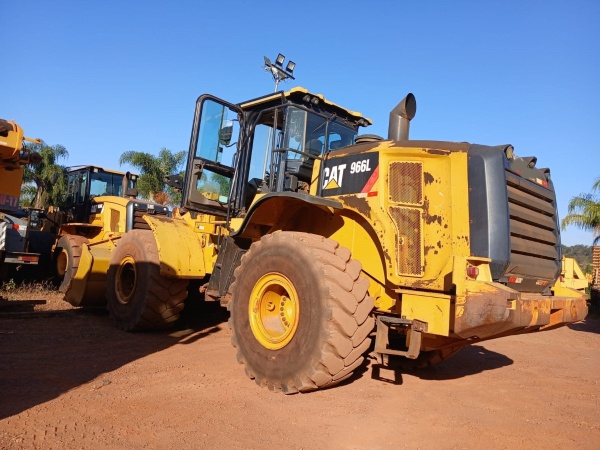 Pá Carregadeira Caterpillar 966L ano 2019
