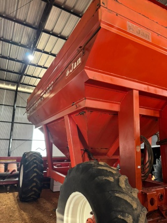 Carreta Graneleira Jan Tanker 20000 ano 2013