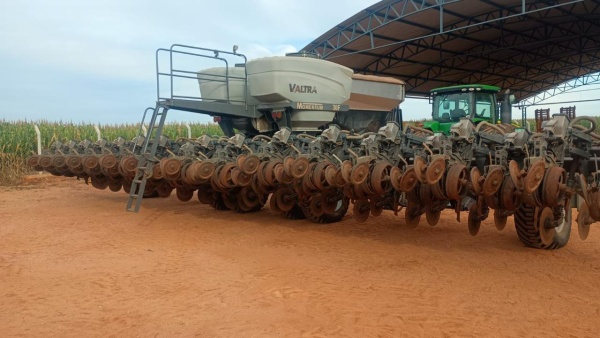 Plantadeira Valtra Momentum 30F ano 2021
