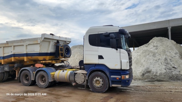 Caminhão Scania R440 ano 2013