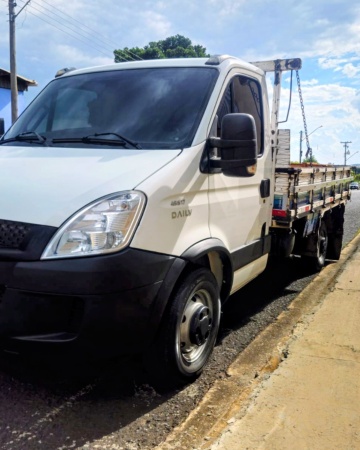 Caminhão Iveco Daily ano 2015