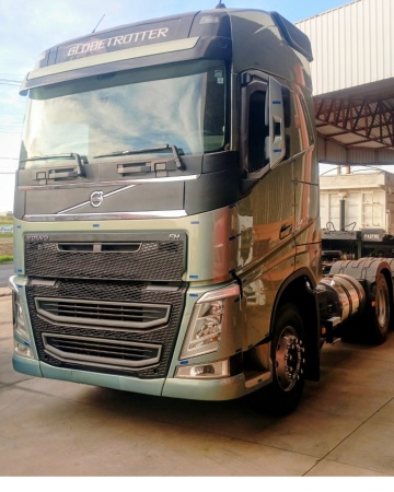 Caminhão Volvo FH 540 6X4 ano 2014