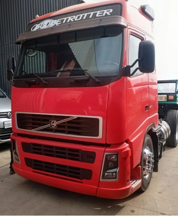 Caminhão Volvo FH 400 ano 2006