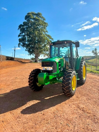 Trator John Deere 6100J ano 2022