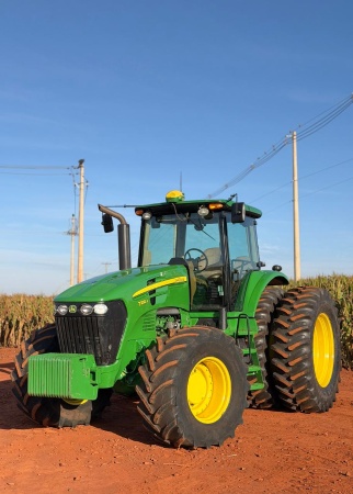 Trator John Deere 7230J ano 2022