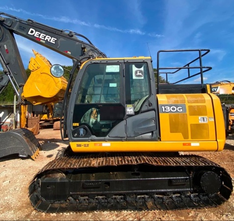 Escavadeira John Deere 130G
