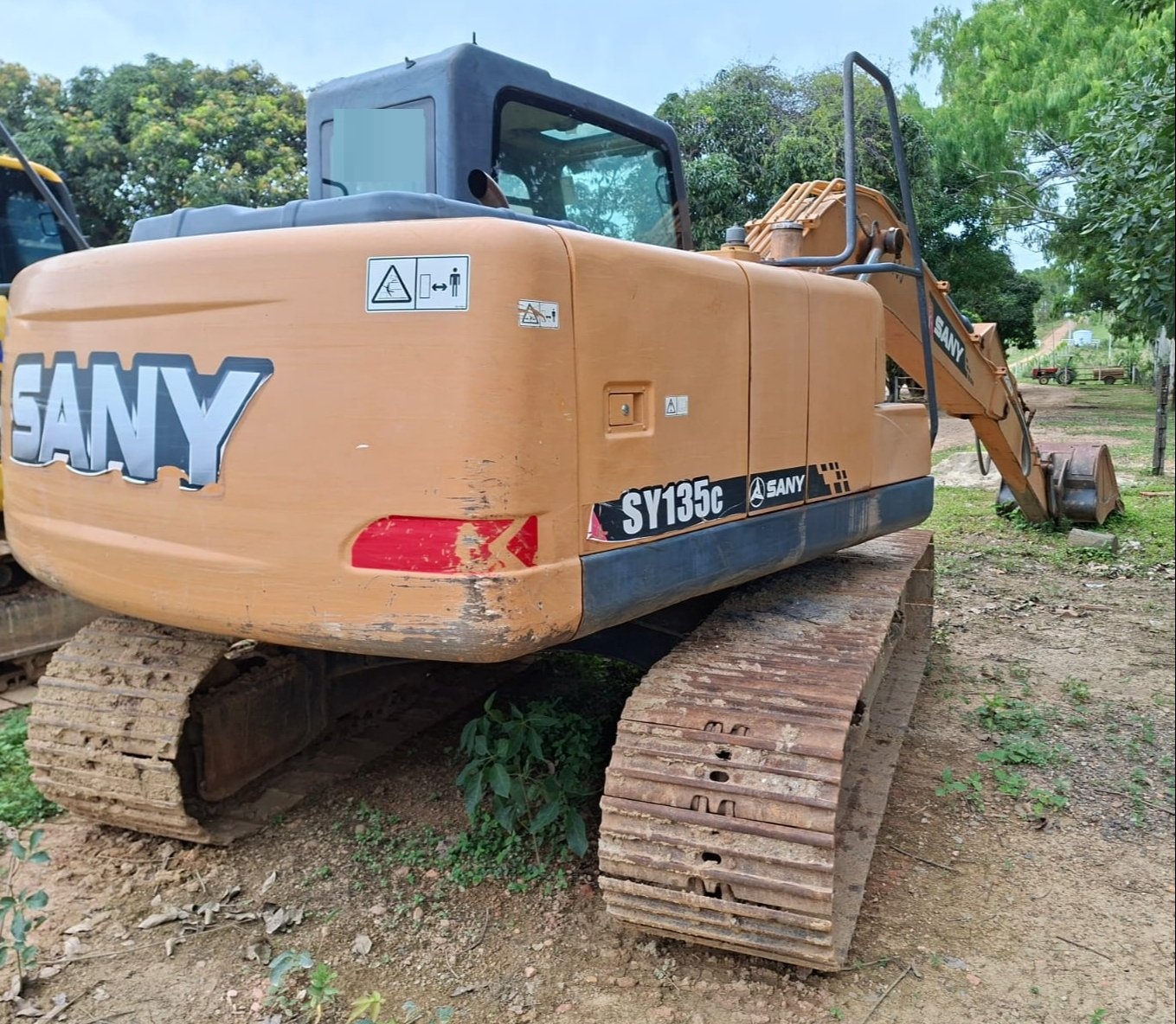 Escavadeira SANY SY135 C ano 2015
