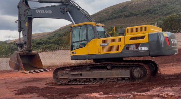 Escavadeira Volvo EC 480 DL ano 2017
