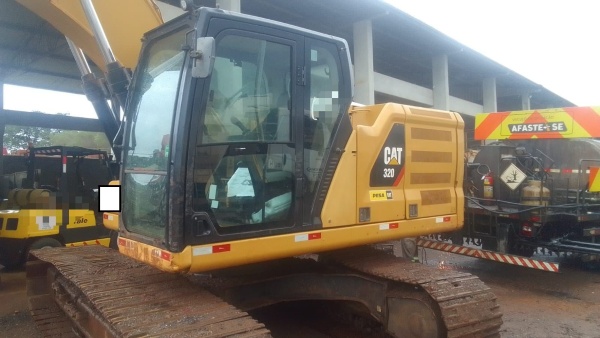 Escavadeira Caterpillar 320