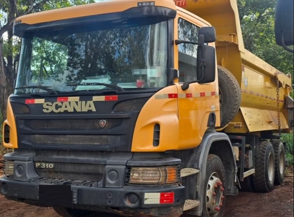 Caminhão Scania 310 6X4 ano 2015