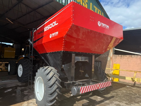 Carreta Graneleira Triton TAURUS 12500L ano 2022