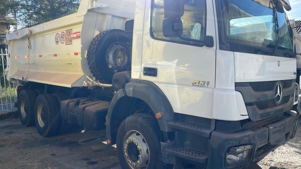 Caminhão Mercedes Benz AXOR 3131 6X4 ano 2020 - AXOR 3131 6X4 - Caminhões e Carretas